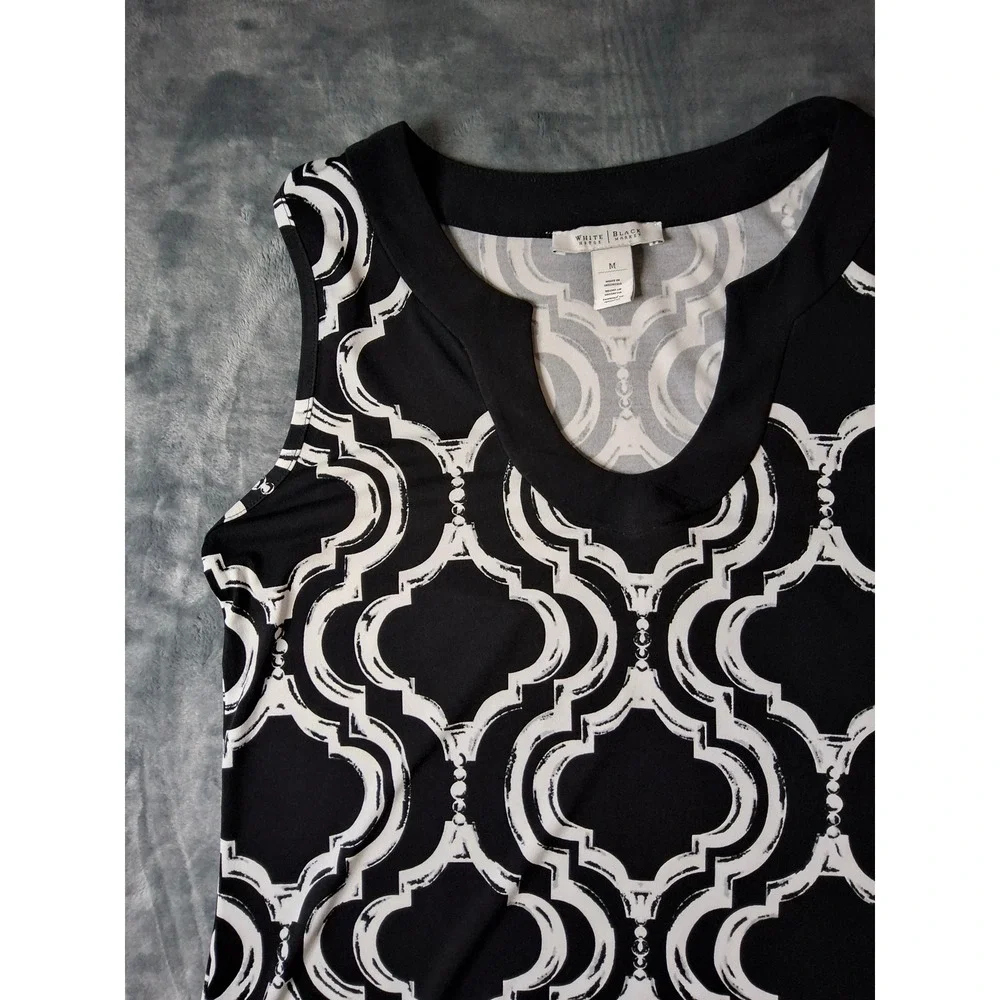 White House Black Market Black White Quatrefoil Split Neck Sleeveless Tunic M - Picture 2 of 7